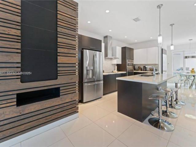 3 bedroom, Doral FL 33178 102393997