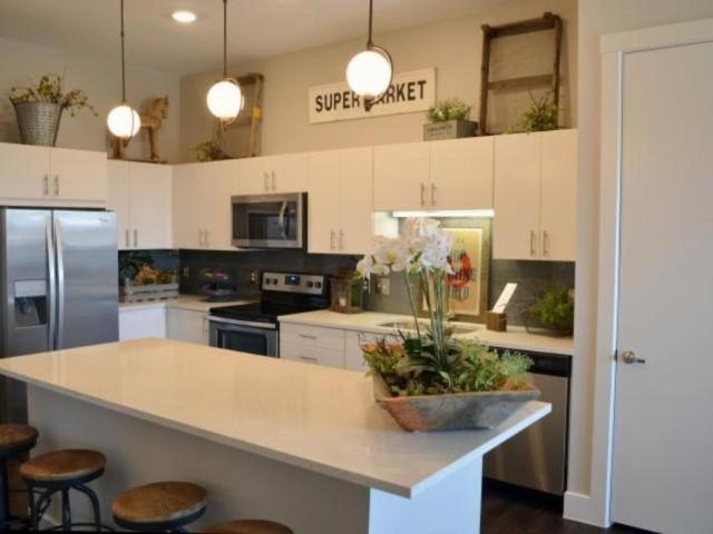 3 bedroom, Dallas TX 75201 105893758