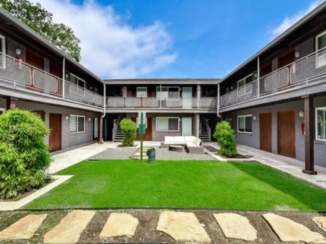 3 bedroom, Dallas TX 75214 104966049