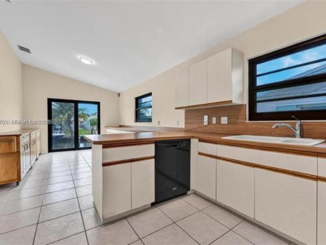 3 bedroom, Dania Beach FL 33004 106220836