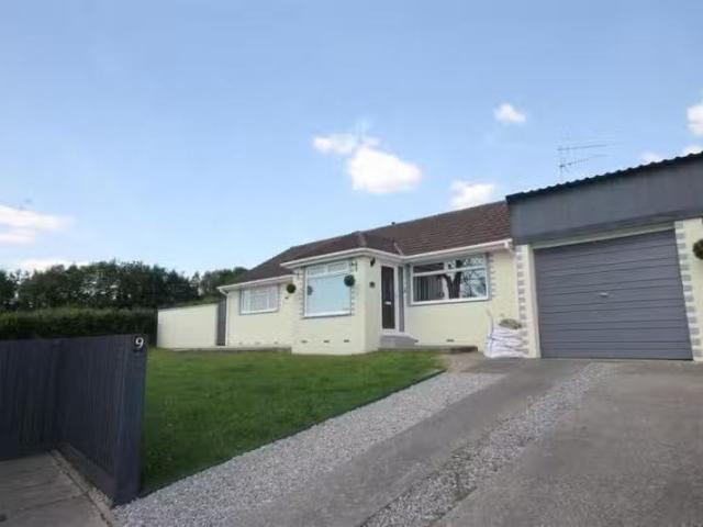 3 bedroom detached bungalow for rent in Parc Y Bryn, Creigiau.