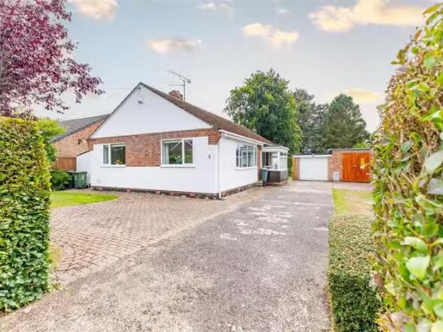 3 bedroom detached bungalow for rent in Woodlands Road, Parkga.