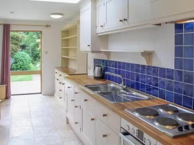 3 bedroom detached bungalow for rent in Wilberforce Road, Camb.