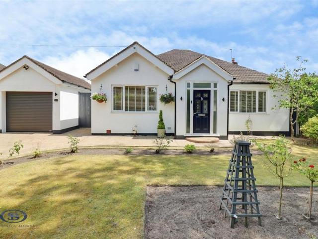 3 bedroom detached bungalow for sale