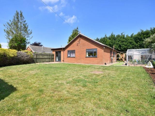 3 bedroom detached bungalow for sale