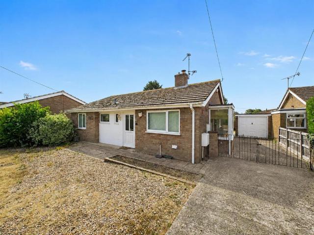 3 bedroom detached bungalow for sale