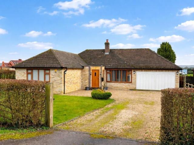 3 bedroom detached bungalow for sale