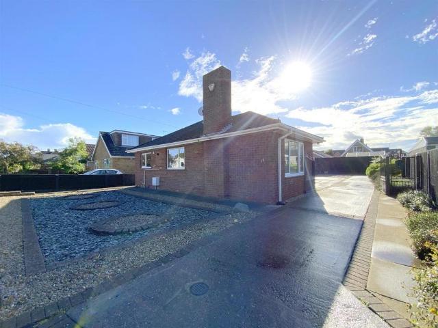 3 bedroom detached bungalow for sale