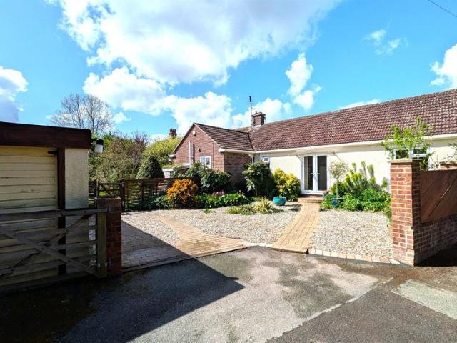 3 bedroom detached bungalow for sale