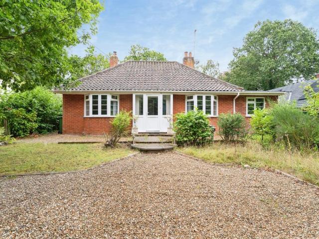 3 bedroom detached bungalow for sale
