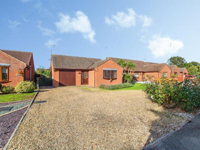 3 bedroom detached bungalow for sale
