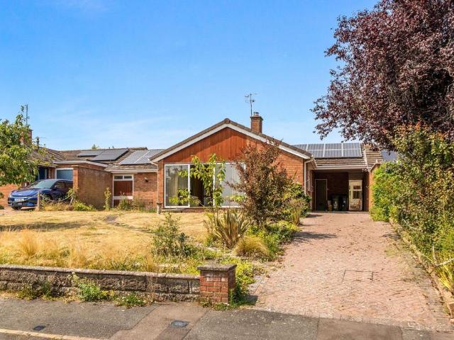 3 bedroom detached bungalow for sale