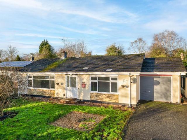 3 bedroom detached bungalow for sale