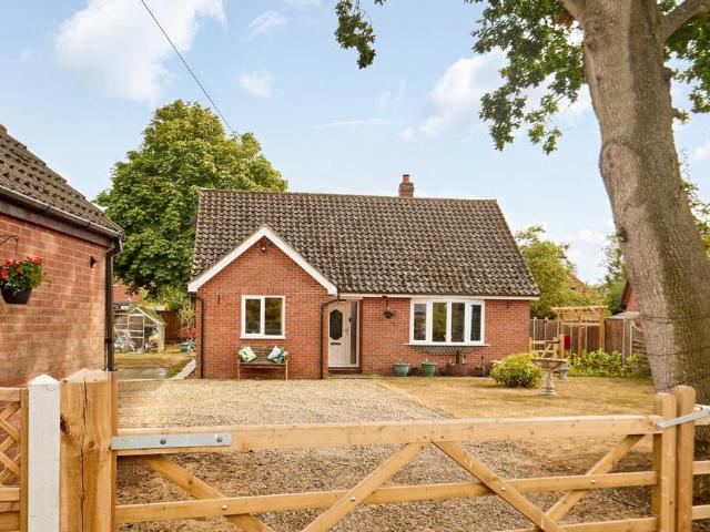 3 bedroom detached bungalow for sale