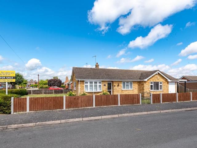 3 bedroom detached bungalow for sale