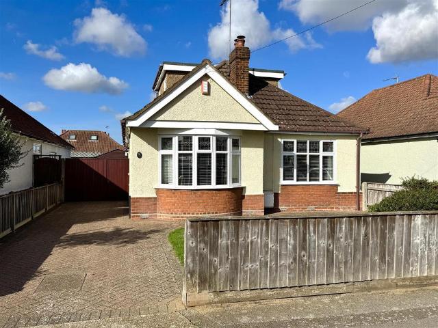 3 bedroom detached bungalow for sale