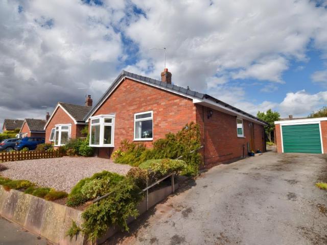 3 bedroom detached bungalow for sale