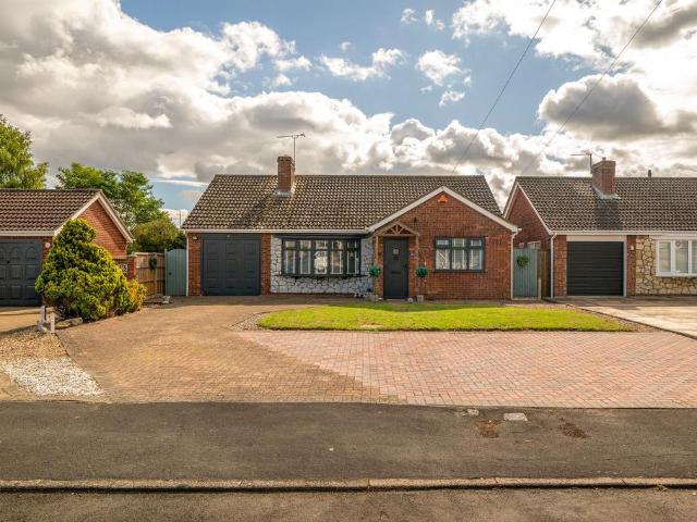 3 bedroom detached bungalow for sale