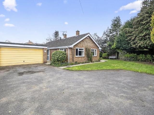 3 bedroom detached bungalow for sale