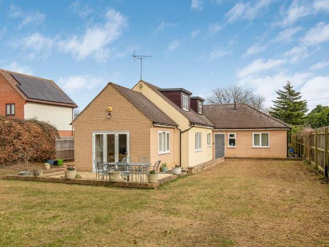 3 bedroom detached bungalow for sale