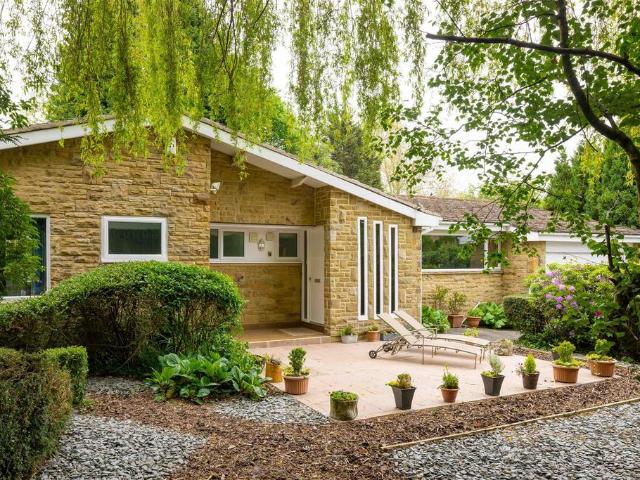 3 bedroom detached bungalow for sale