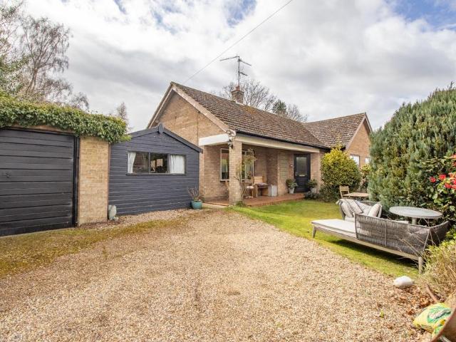 3 bedroom detached bungalow for sale