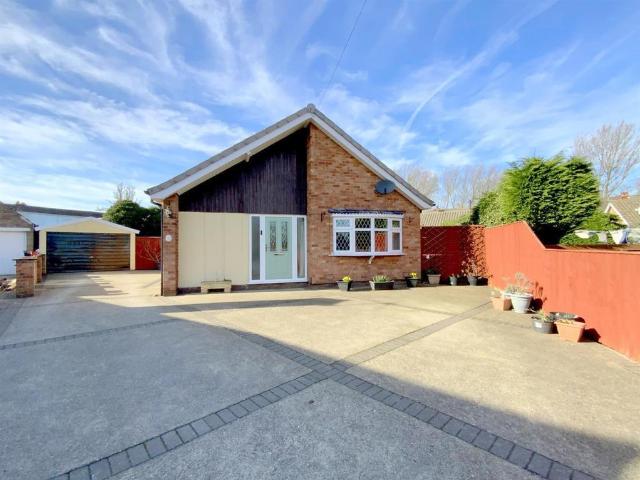 3 bedroom detached bungalow for sale