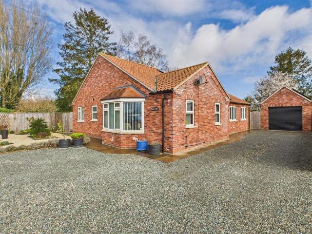 3 bedroom detached bungalow for sale