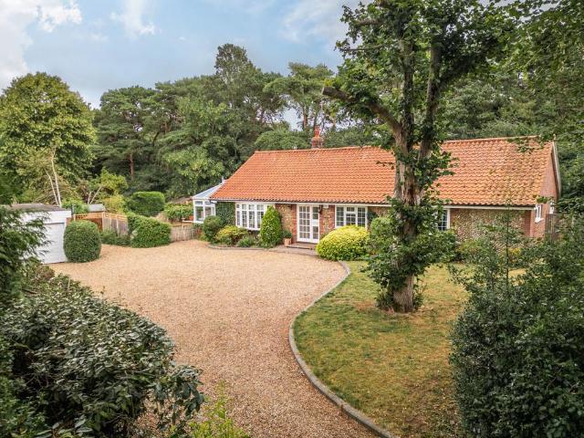3 bedroom detached bungalow for sale