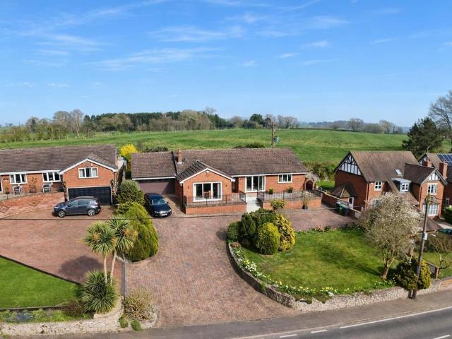 3 bedroom detached bungalow for sale