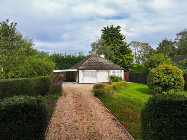 3 bedroom detached bungalow for sale