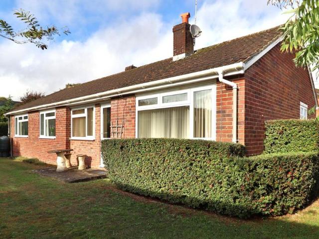 3 bedroom detached bungalow for sale