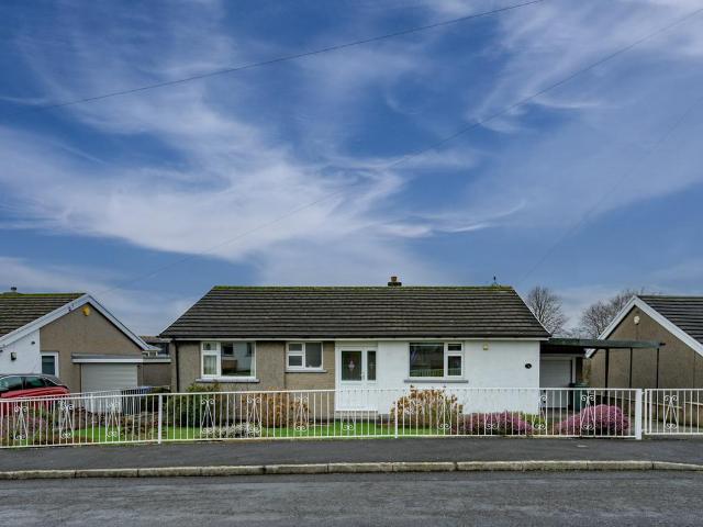 3 bedroom detached bungalow for sale