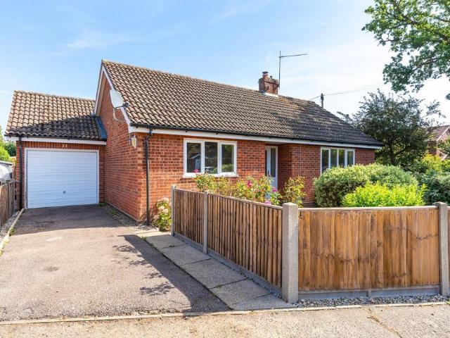 3 bedroom detached bungalow for sale