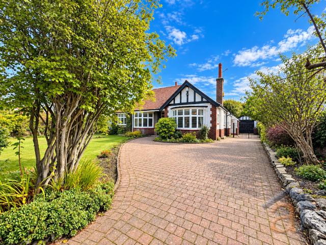 3 bedroom detached bungalow for sale
