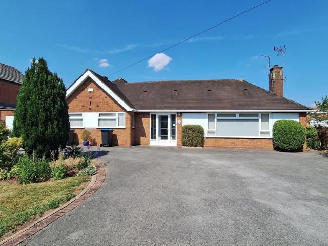 3 bedroom detached bungalow for sale