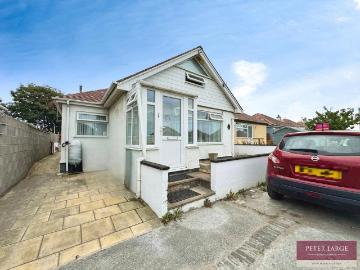 3 bedroom detached bungalow for sale