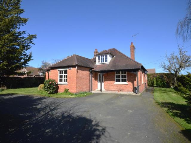 3 bedroom detached bungalow for sale