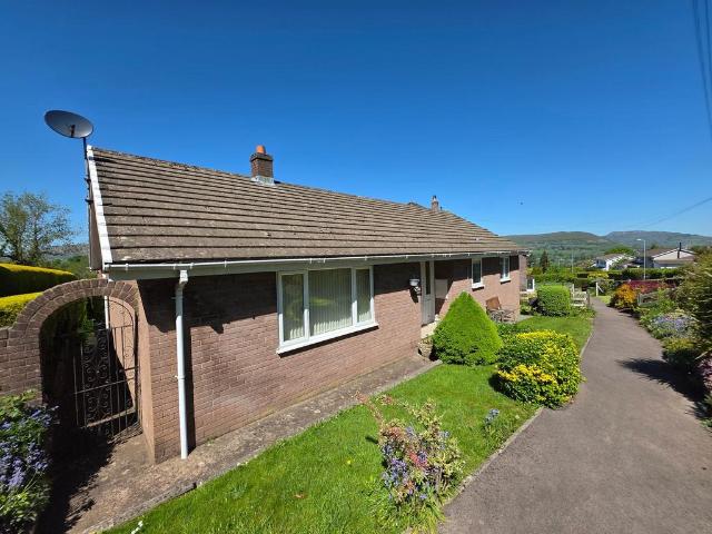 3 bedroom detached bungalow for sale