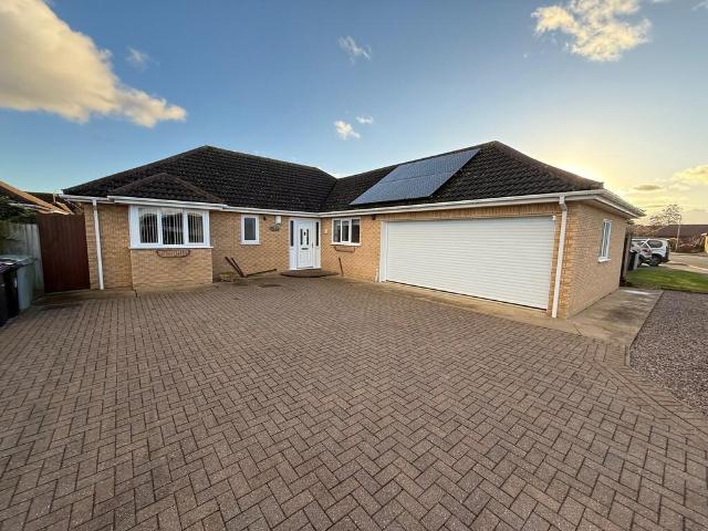 3 bedroom detached bungalow for sale