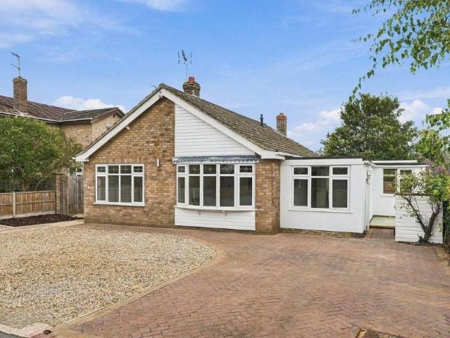 3 bedroom detached bungalow for sale