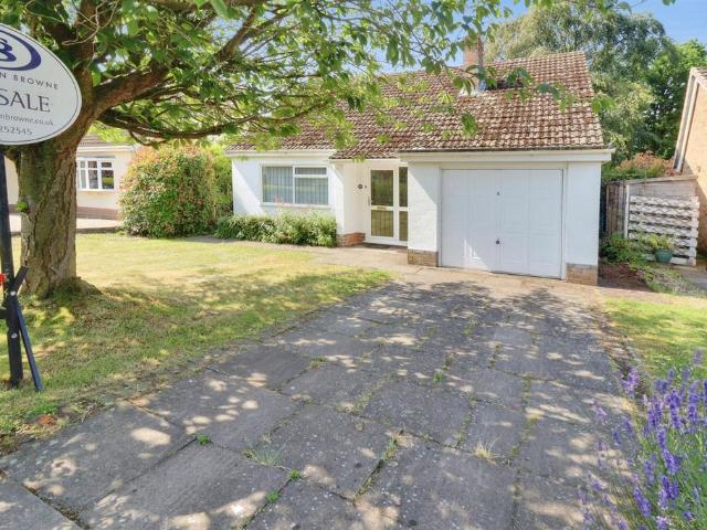 3 bedroom detached bungalow for sale