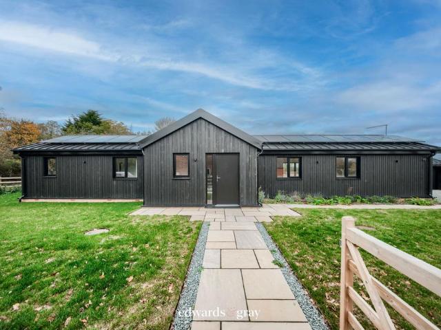 3 bedroom detached bungalow for sale