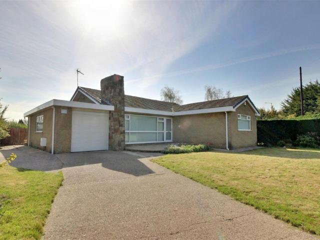 3 bedroom detached bungalow for sale