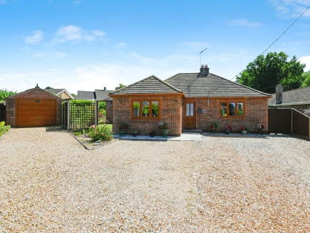 3 bedroom detached bungalow for sale