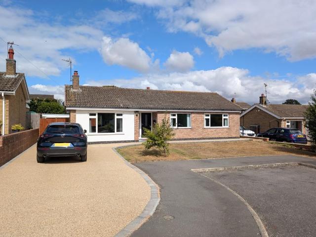 3 bedroom detached bungalow for sale