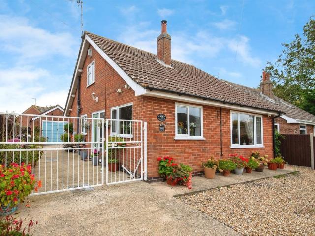 3 bedroom detached bungalow for sale