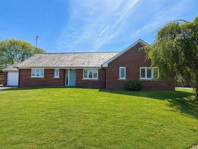 3 bedroom detached bungalow for sale