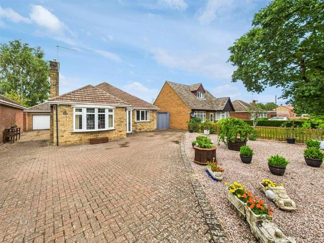 3 bedroom detached bungalow for sale
