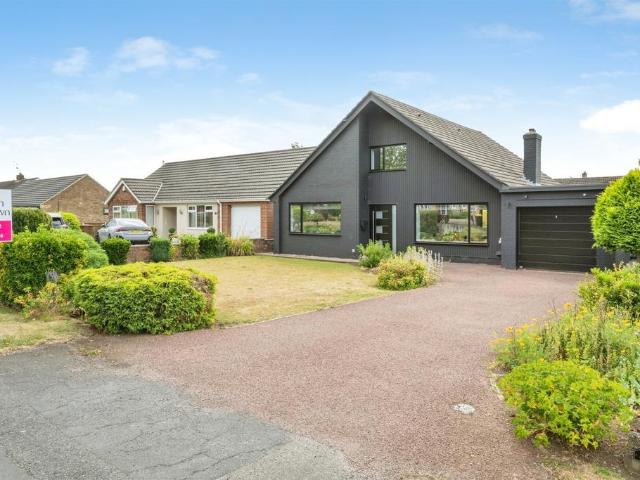 3 bedroom detached bungalow for sale